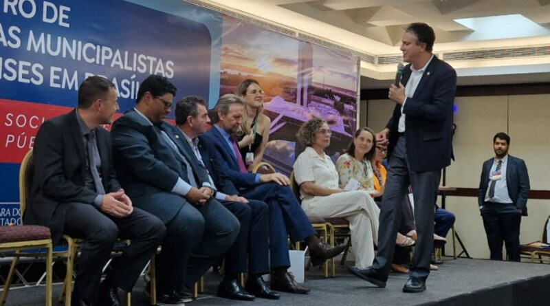 Empresas públicas: Intercel e Intersul defendem Celesc Pública e reestatização da Eletrobras em Brasília