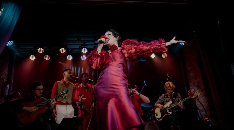 Joana Castanheira leva shows do projeto autoral “Desapreço” para cidades de Santa Catarina